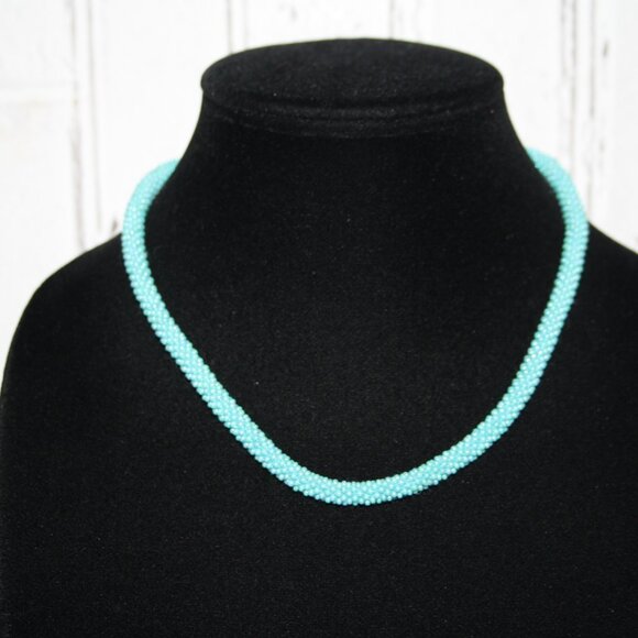 Beautiful teal glass beaded necklace with toggle clasp Made in Nepal 18" - Picture 5 of 5